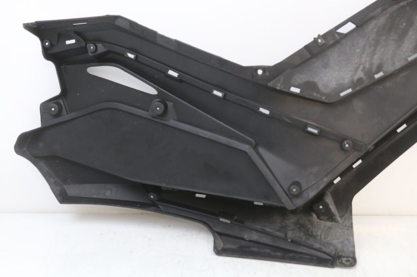 photo de LEFT FLOOR PANEL LONGJIA EASY MAX 125 (2020 - 2024)