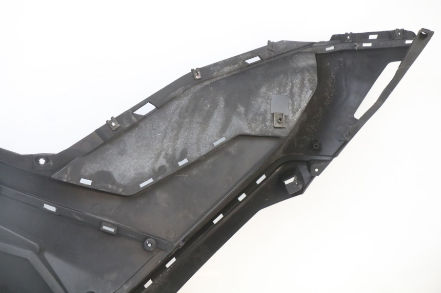 photo de LEFT FLOOR PANEL LONGJIA EASY MAX 125 (2020 - 2024)