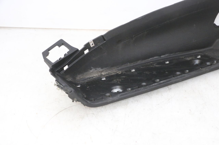 photo de LEFT FLOOR PANEL PIAGGIO MP3 500 (2016 - 2018) - Additional view of the item
