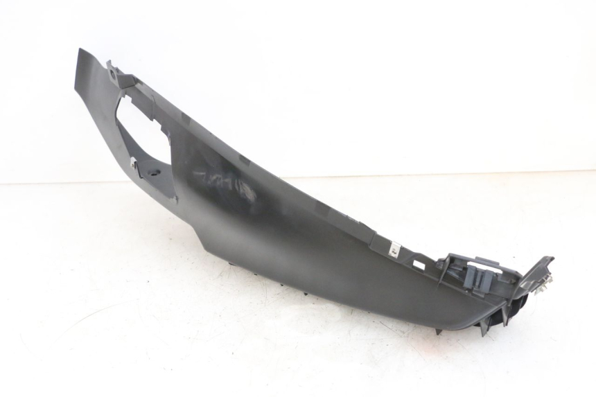 photo de LEFT FLOOR PANEL PIAGGIO MP3 RL 250 (2007 - 2010) - Technical close-up