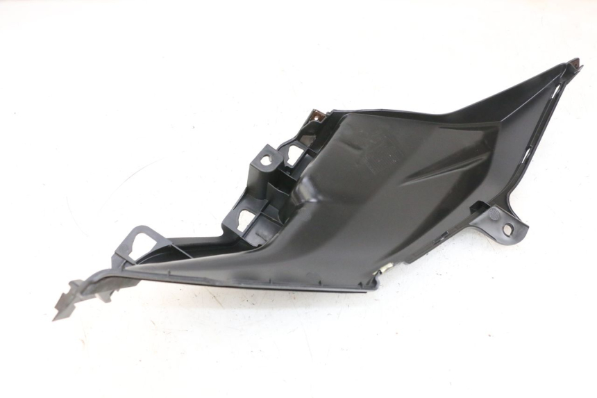 photo de LEFT FLOOR PANEL SYM ORBIT III 3 4T 50 (2018 - 2021) - Surface and material condition