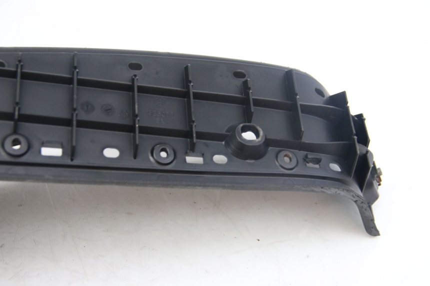 photo de LEFT FOOTREST PIAGGIO MP3 125 (2006 - 2014)