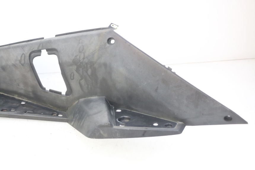 photo de LEFT FOOTREST PEUGEOT SATELIS COMPRESSOR K15 125 (2006 - 2009)