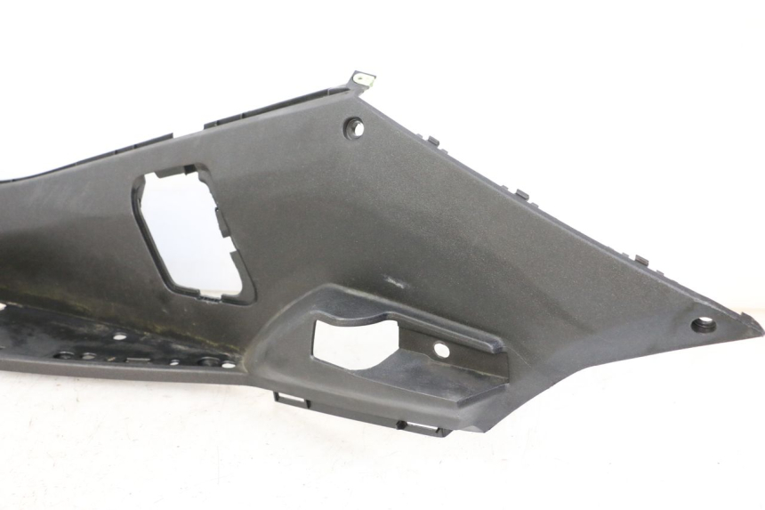 photo de LEFT FLOOR PANEL PEUGEOT SATELIS 125 (2013 - 2018)