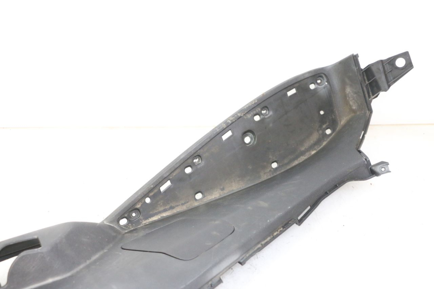 photo de LEFT FLOOR PANEL PEUGEOT SATELIS 125 (2013 - 2018)