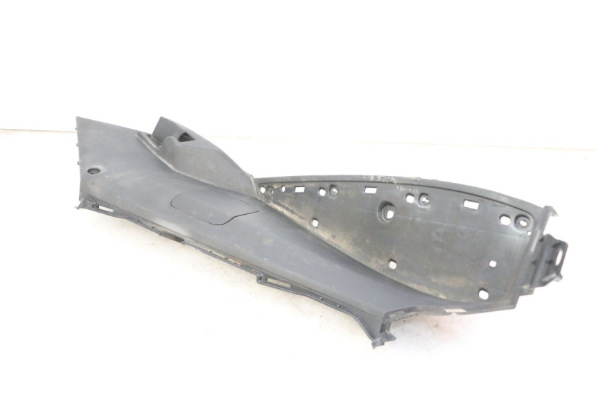 photo de LEFT FLOOR PANEL PEUGEOT SATELIS 125 (2013 - 2018)