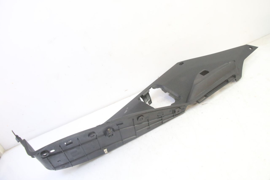 photo de LEFT FLOOR PANEL PEUGEOT SATELIS 125 (2013 - 2018)