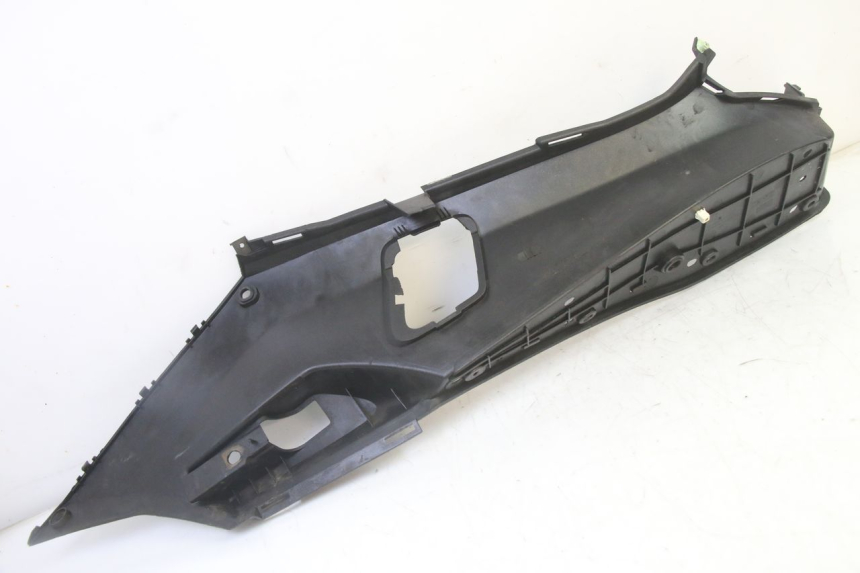 photo de LEFT FLOOR PANEL PEUGEOT SATELIS 125 (2013 - 2018)