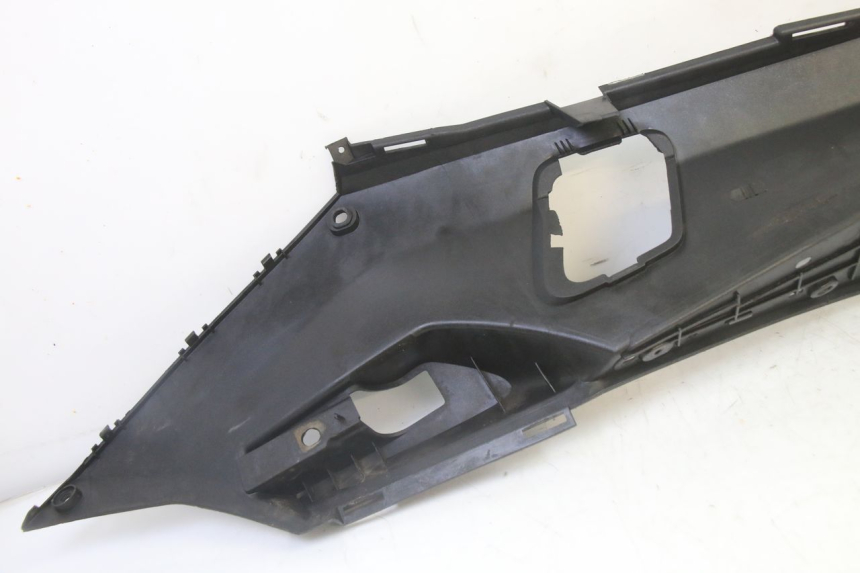 photo de LEFT FLOOR PANEL PEUGEOT SATELIS 125 (2013 - 2018)