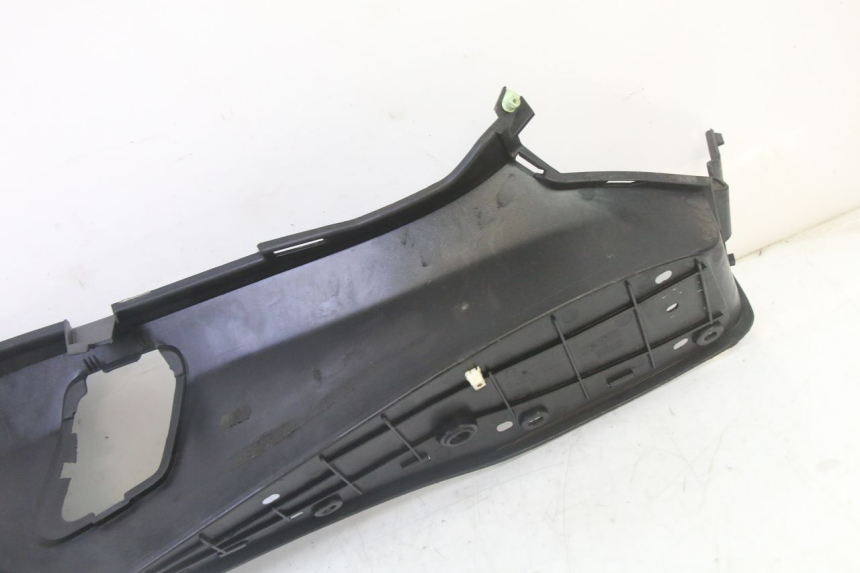 photo de LEFT FLOOR PANEL PEUGEOT SATELIS 125 (2013 - 2018)