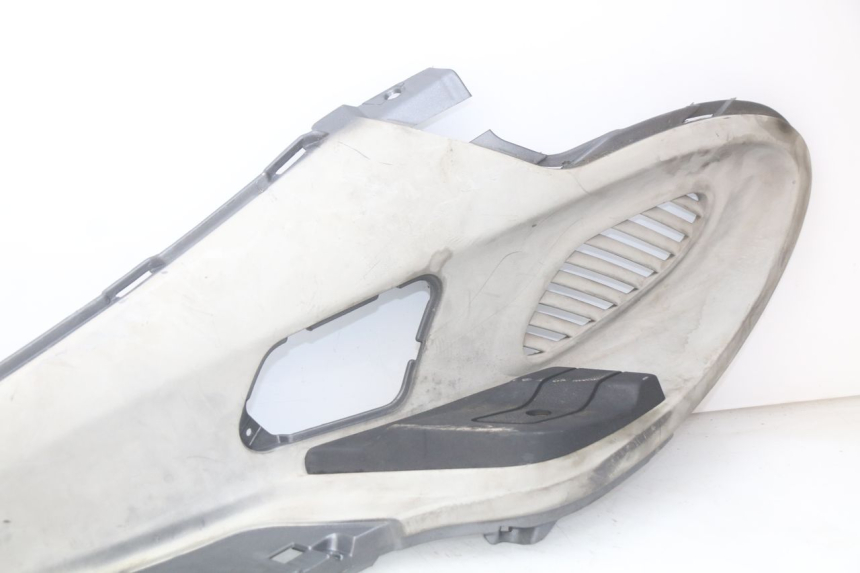photo de LEFT FOOTREST PIAGGIO X9 EVOLUTION 250 (2003 - 2007)