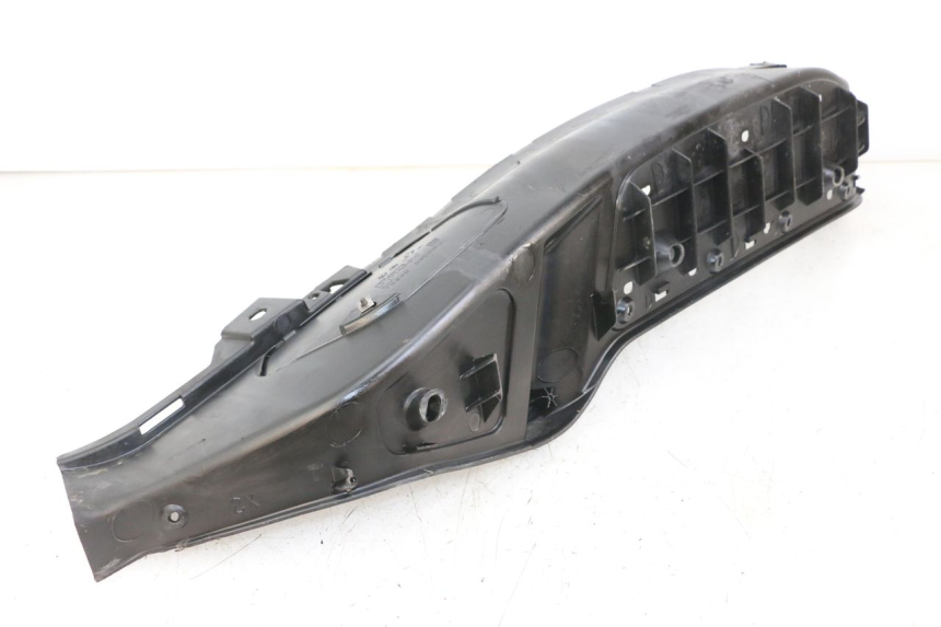 photo de LEFT FOOTREST PIAGGIO XEVO - X EVO 125 (2007 - 2016) - Zoom on usage condition