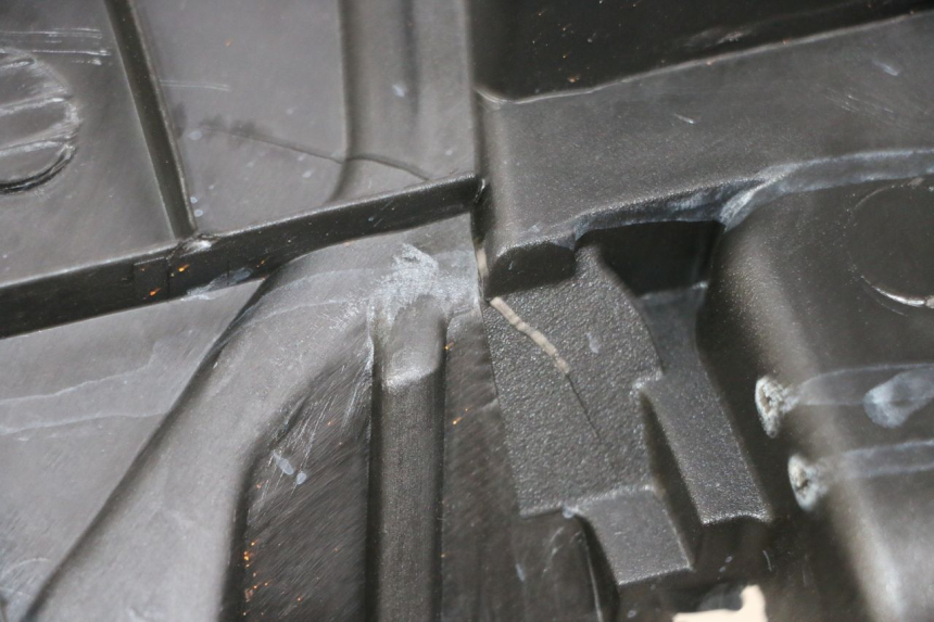 photo de FLOOR PANEL YAMAHA NEO'S NEOS 2T 50 (1998 - 2007) - Component detail