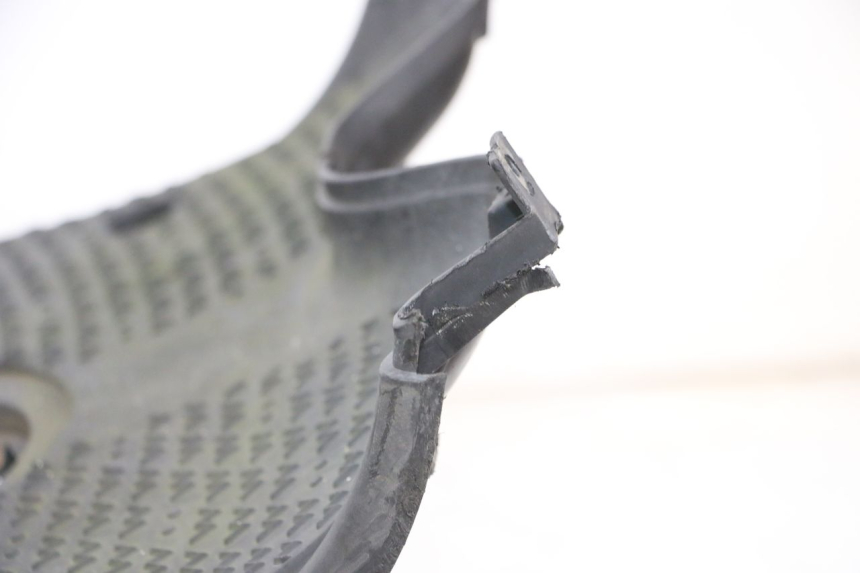 photo de FLOOR PANEL YAMAHA NEO'S NEOS 2T 50 (1998 - 2007) - Detailed visual inspection