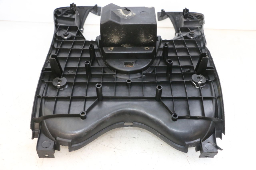 photo de FLOOR PANEL YAMAHA NEO'S NEOS 2T 50 (1998 - 2007) - Fixing points details