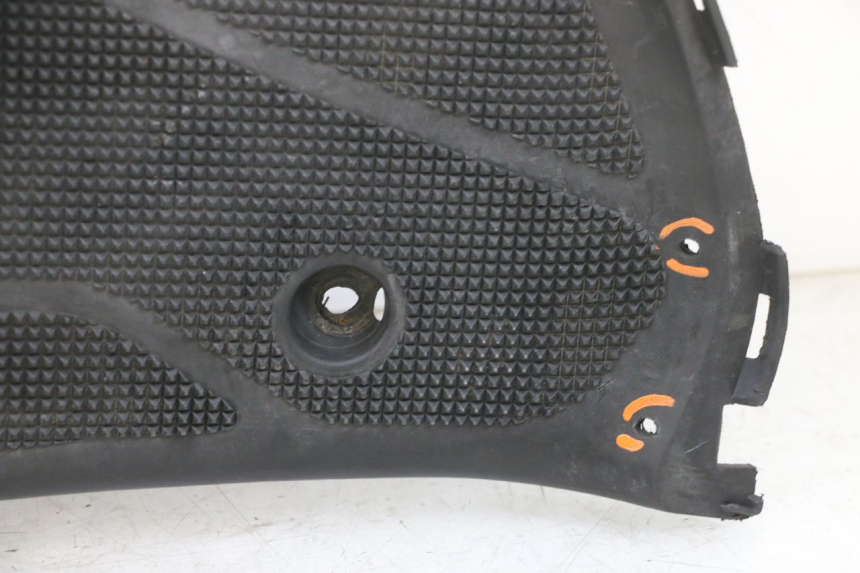 photo de FLOOR PANEL YAMAHA NEOS NEO'S 4T 50 (2008 - 2016) - Detailed visual inspection