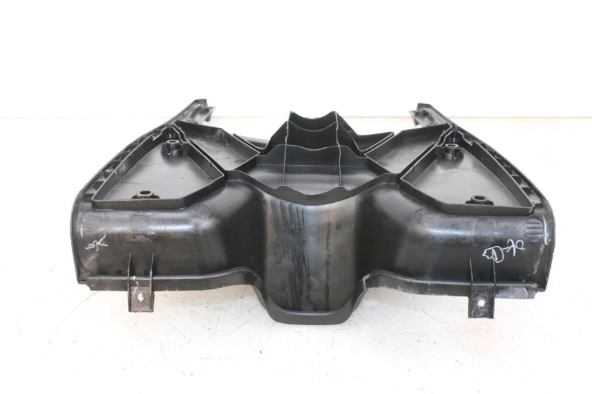 photo de FLOOR PANEL PIAGGIO NEW TYPHOON 50 (2018 - 2021) - Zoom on usage condition