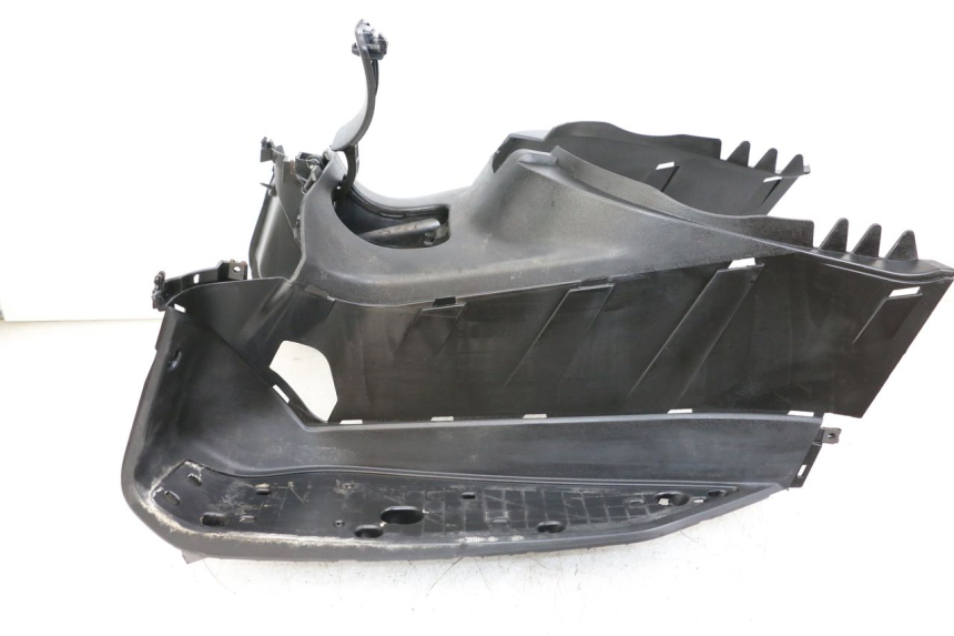 photo de FOOTREST YAMAHA XMAX X-MAX 125 (2006 - 2009) - Distinctive features