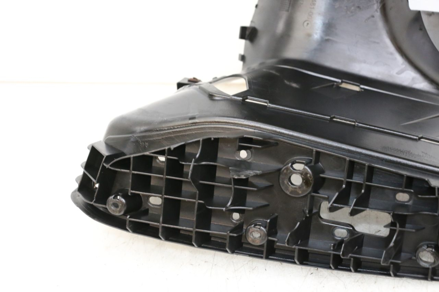 photo de FOOTREST YAMAHA XMAX X-MAX 125 (2006 - 2009) - Alternative perspective