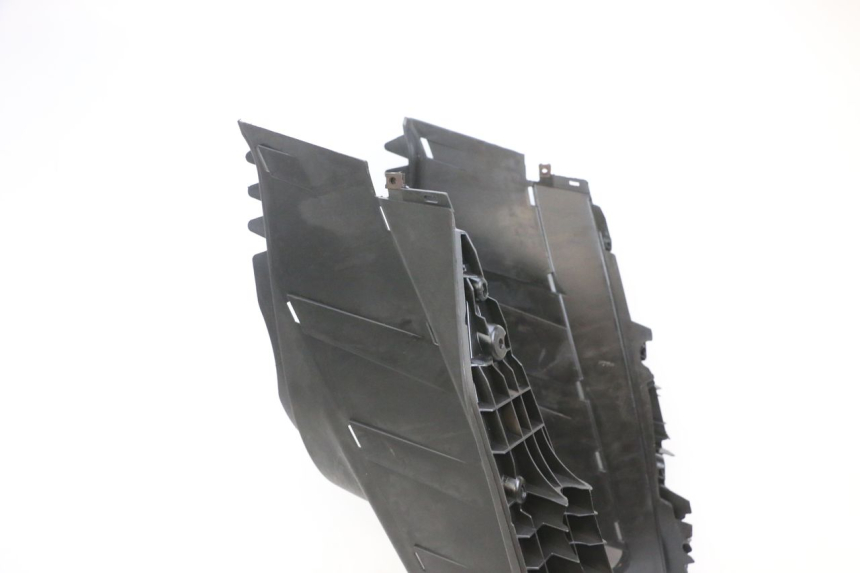 photo de FOOTREST YAMAHA XMAX X-MAX 125 (2006 - 2009) - Alternative perspective