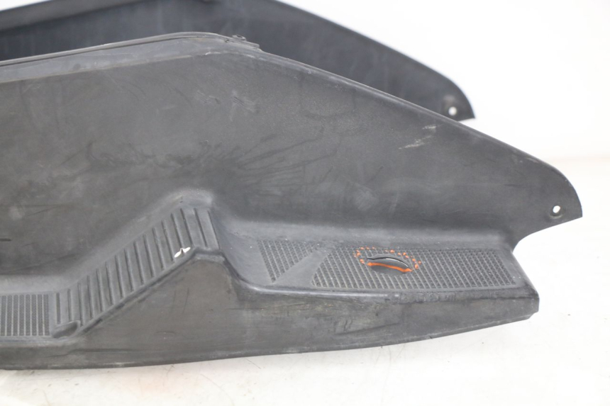 photo de FOOTREST YAMAHA YP MAJESTY 125 (1998 - 2001)
