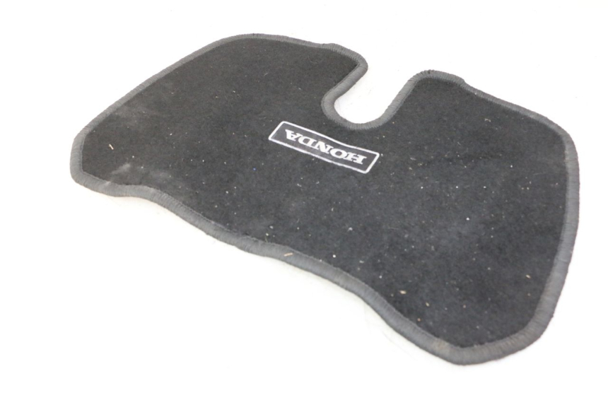 photo de UNDERSEAT CARPET HONDA ST PAN EUROPEAN 1300 (2002 - 2013)