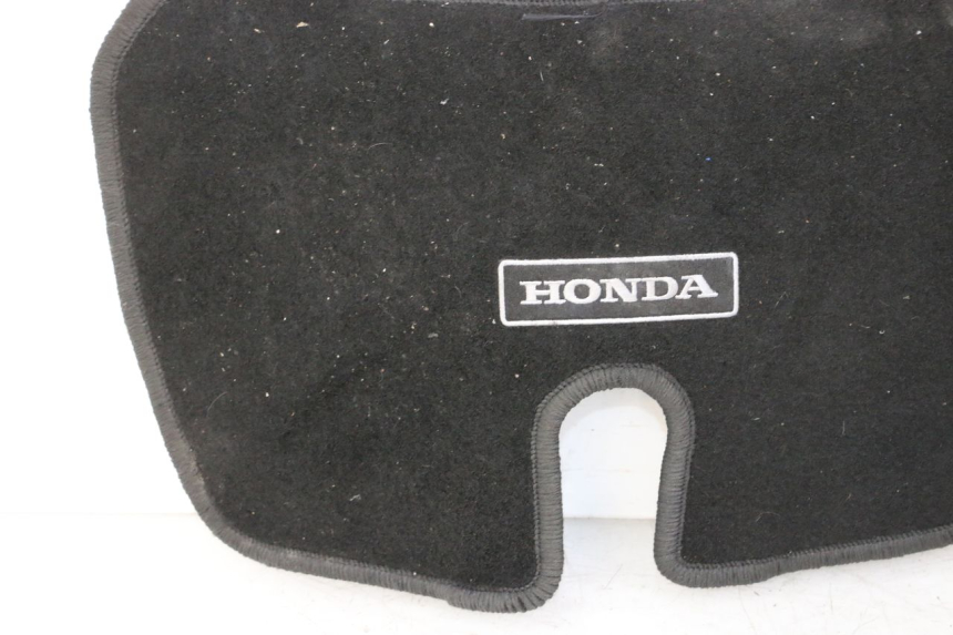 photo de UNDERSEAT CARPET HONDA ST PAN EUROPEAN 1300 (2002 - 2013)