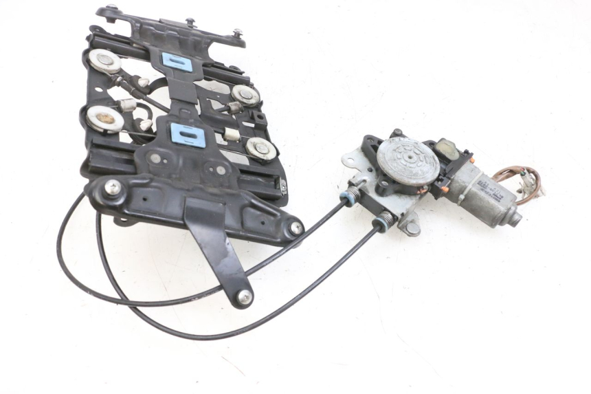 photo de SCREEN ENGINE SUZUKI BURGMAN 650 (2013 - 2020)