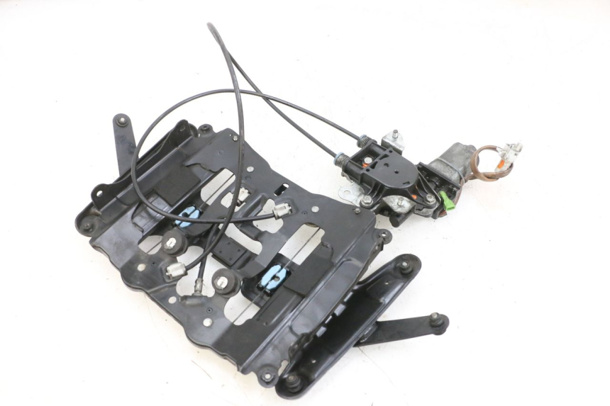 photo de SCREEN ENGINE SUZUKI BURGMAN 650 (2013 - 2020)