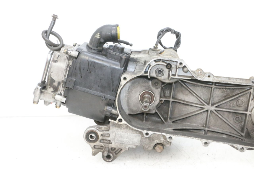 photo de ENGINE PEUGEOT KISBEE 4T 50 (2010 - 2017) - Spare part profile view