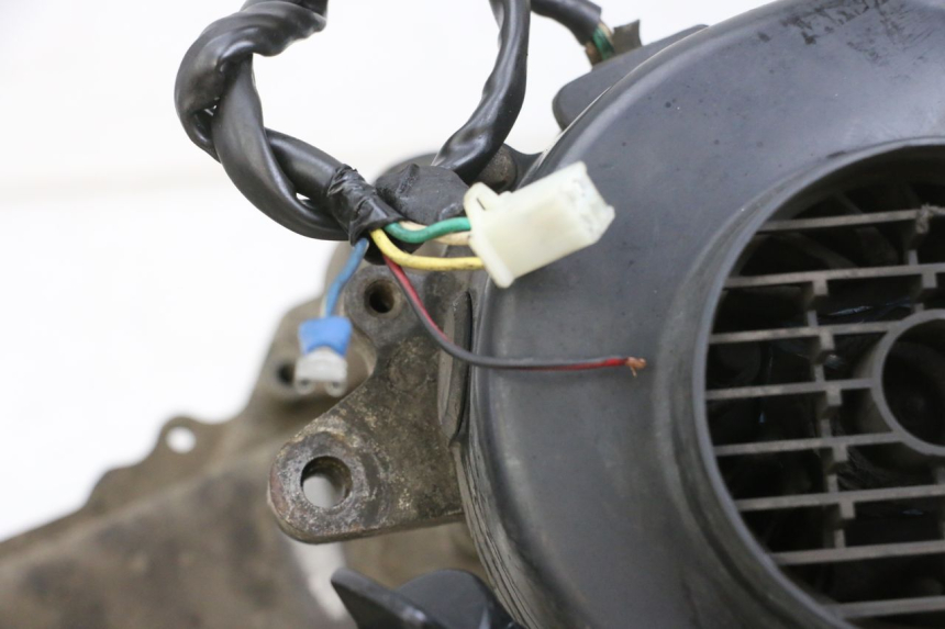 photo de ENGINE PEUGEOT KISBEE 4T 50 (2010 - 2017) - Alternative perspective