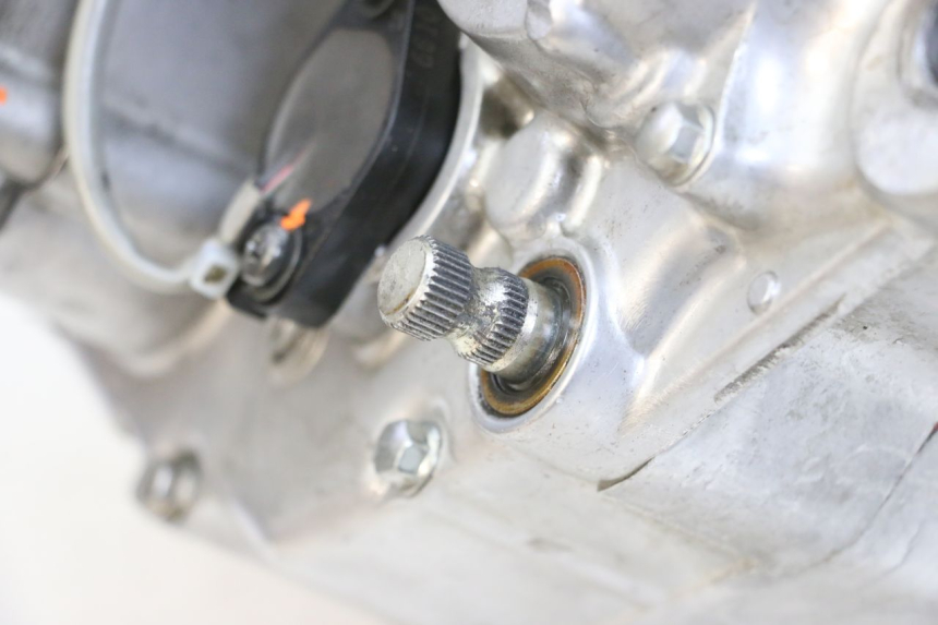 photo de ENGINE KAWASAKI KXF KX-F 250 (2017 - 2019) - Alternative perspective