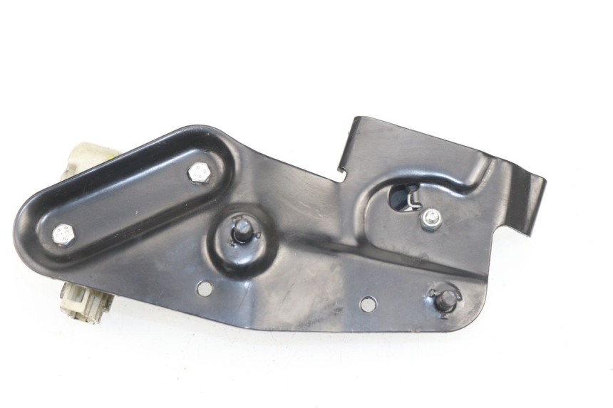 photo de TRUNK OPENING MOTOR GILERA GP 800 (2007 - 2013)