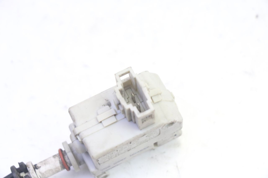 photo de SEAT LOCK ENGINE PIAGGIO MP3 RL 250 (2007 - 2010) - Zoom on usage condition