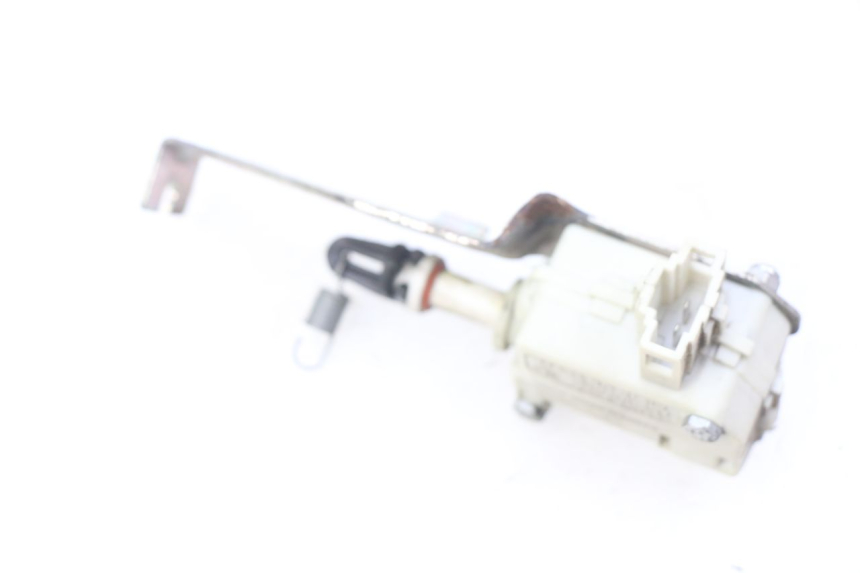 photo de TRUNK OPENING MOTOR PIAGGIO LIBERTY IGET 4T 50 (2015 - 2020)
