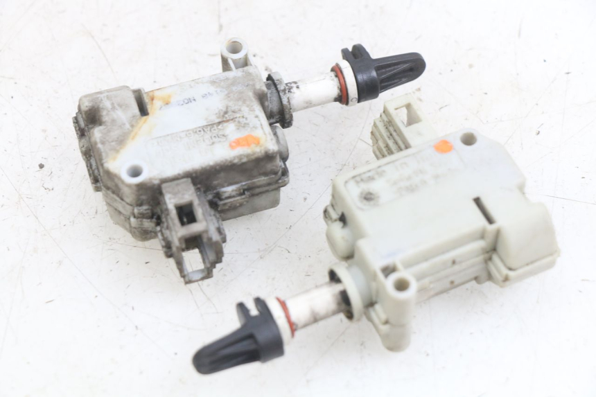 photo de TRUNK OPENING MOTOR PIAGGIO MP3 LT 400 (2007 - 2012)