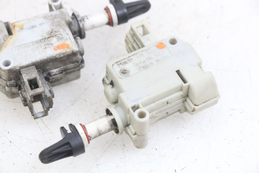 photo de TRUNK OPENING MOTOR PIAGGIO MP3 LT 400 (2007 - 2012)