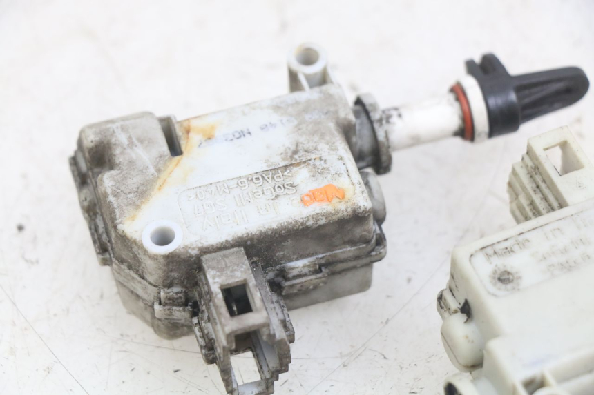 photo de TRUNK OPENING MOTOR PIAGGIO MP3 LT 400 (2007 - 2012)