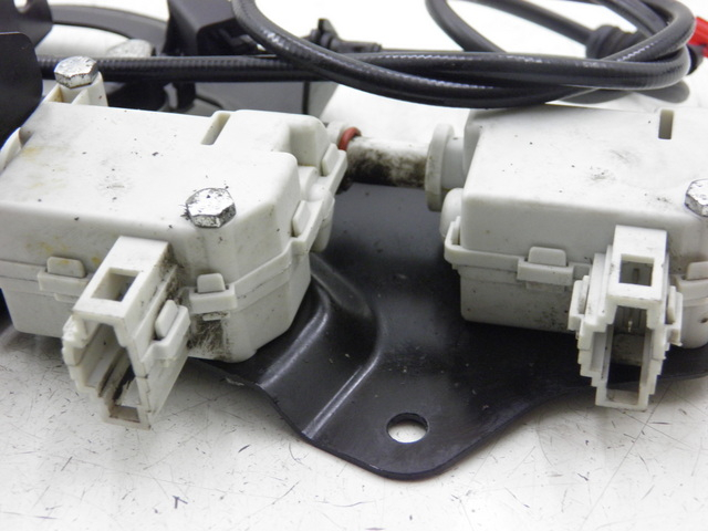 photo de SEAT LOCK ENGINE PIAGGIO XEVO - X EVO 125 (2010 - 2015) - Alternative perspective