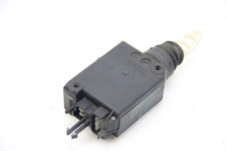 photo de TRUNK OPENING MOTOR PEUGEOT SATELIS COMPRESSOR K15 125 (2006 - 2009) - Zoom on usage condition