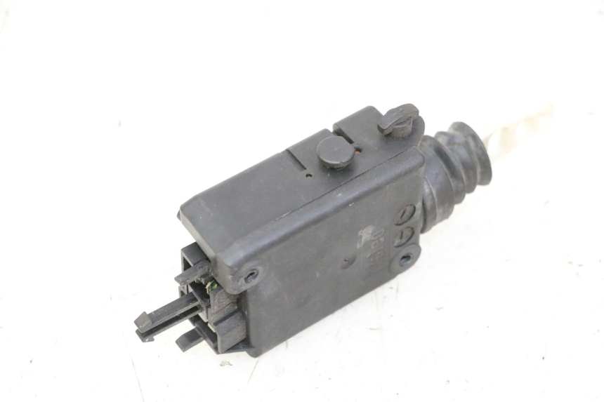photo de TRUNK OPENING MOTOR PEUGEOT SATELIS 125 (2006 - 2009)