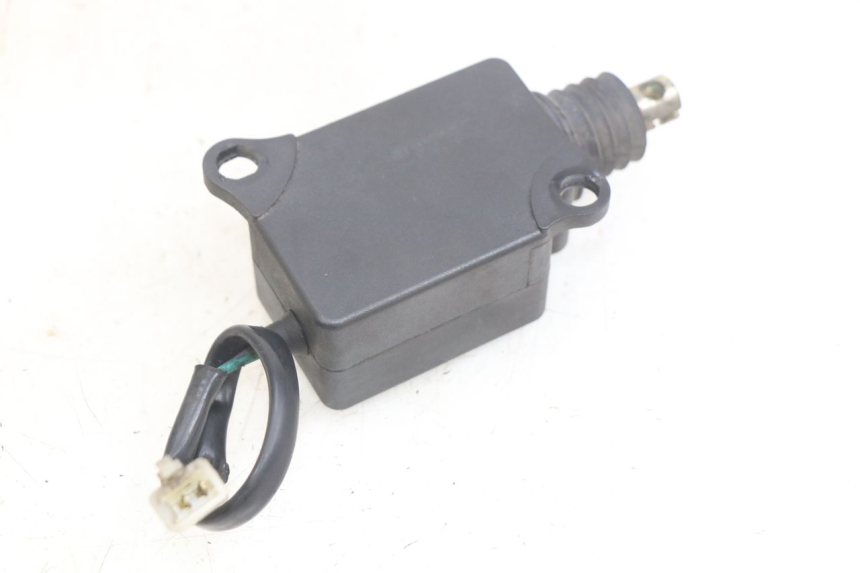 photo de TRUNK OPENING MOTOR SYM GTS EFI 125 (2012 - 2016)