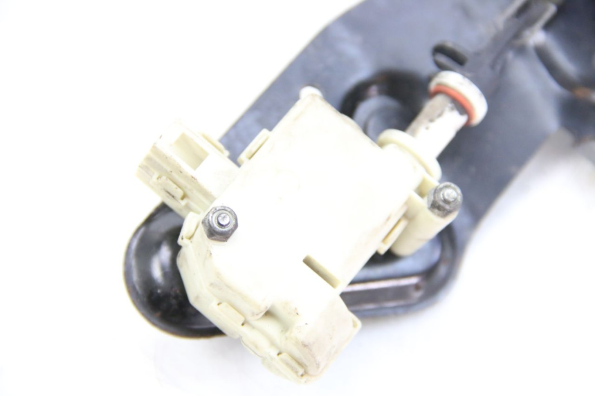 photo de TRUNK OPENING MOTOR PIAGGIO VESPA GRANTURISMO 125 (2003 - 2007)