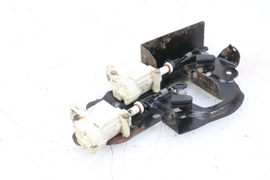 photo de SEAT LOCK ENGINE PIAGGIO X8 125 (2004 - 2007) - Technical close-up