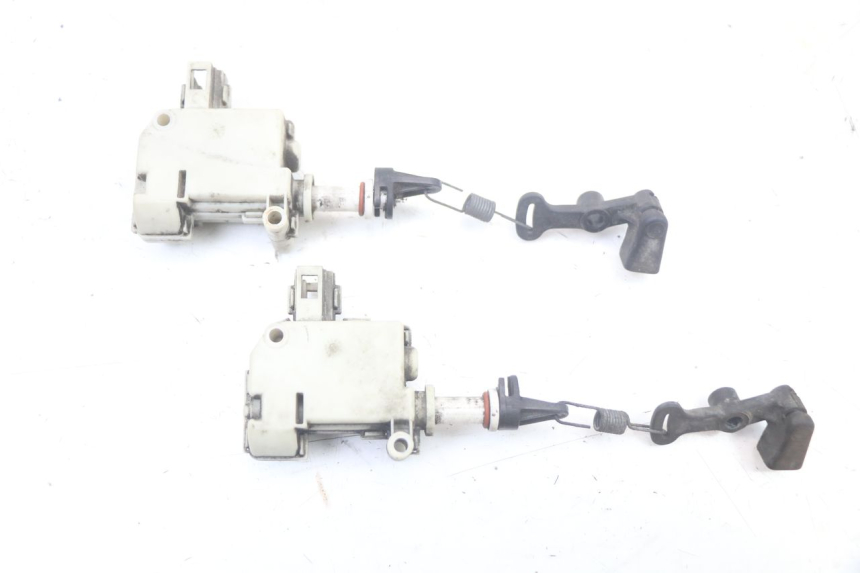 photo de SEAT LOCK ENGINE PIAGGIO XEVO - X EVO 125 (2007 - 2016) - Component detail