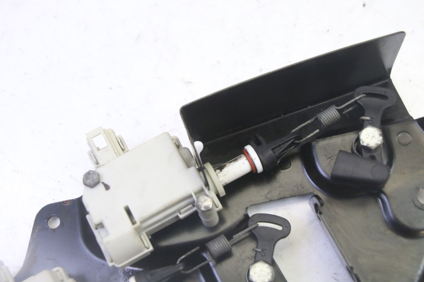 photo de SEAT LOCK ENGINE PIAGGIO XEVO - X EVO 125 (2007 - 2016)