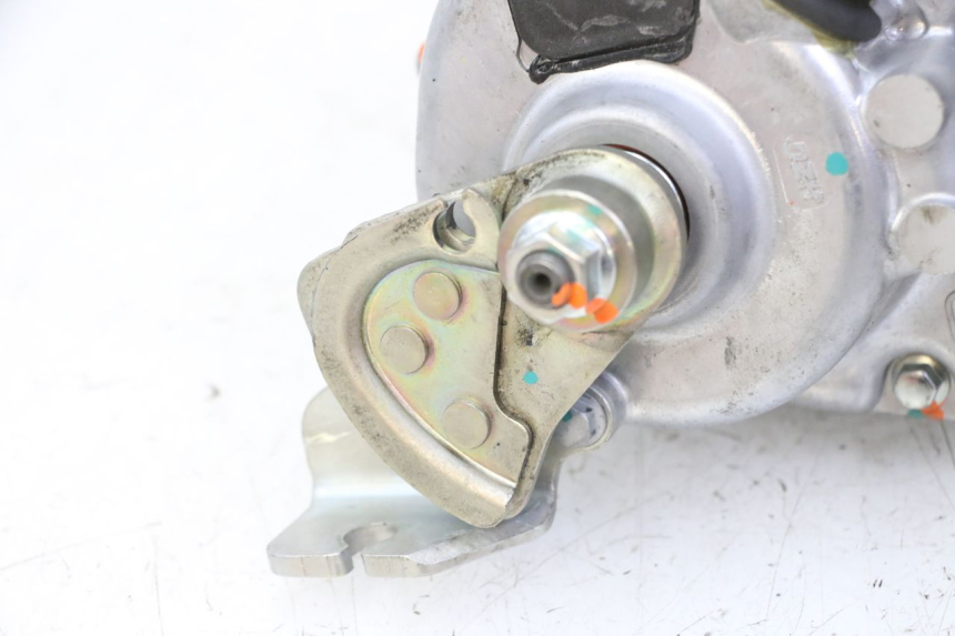photo de ROLL LOCK ENGINE PIAGGIO MP3 HPE 310 (2024 - 2025)