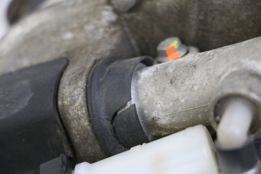 photo de ENGINE ROLL LOCK PIAGGIO MP3 LT 400 (2007 - 2012)