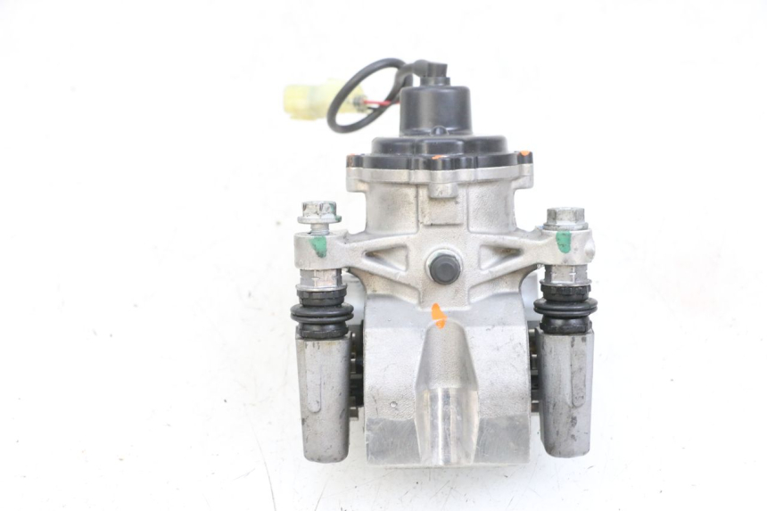 photo de ROLL LOCK ENGINE YAMAHA TRICITY 300 (2020 - 2024) - Surface and material condition