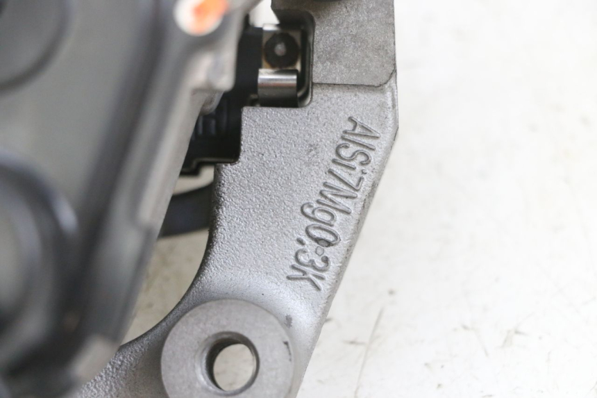 photo de ROLL LOCK ENGINE YAMAHA TRICITY 300 (2020 - 2024) - Markings and original references